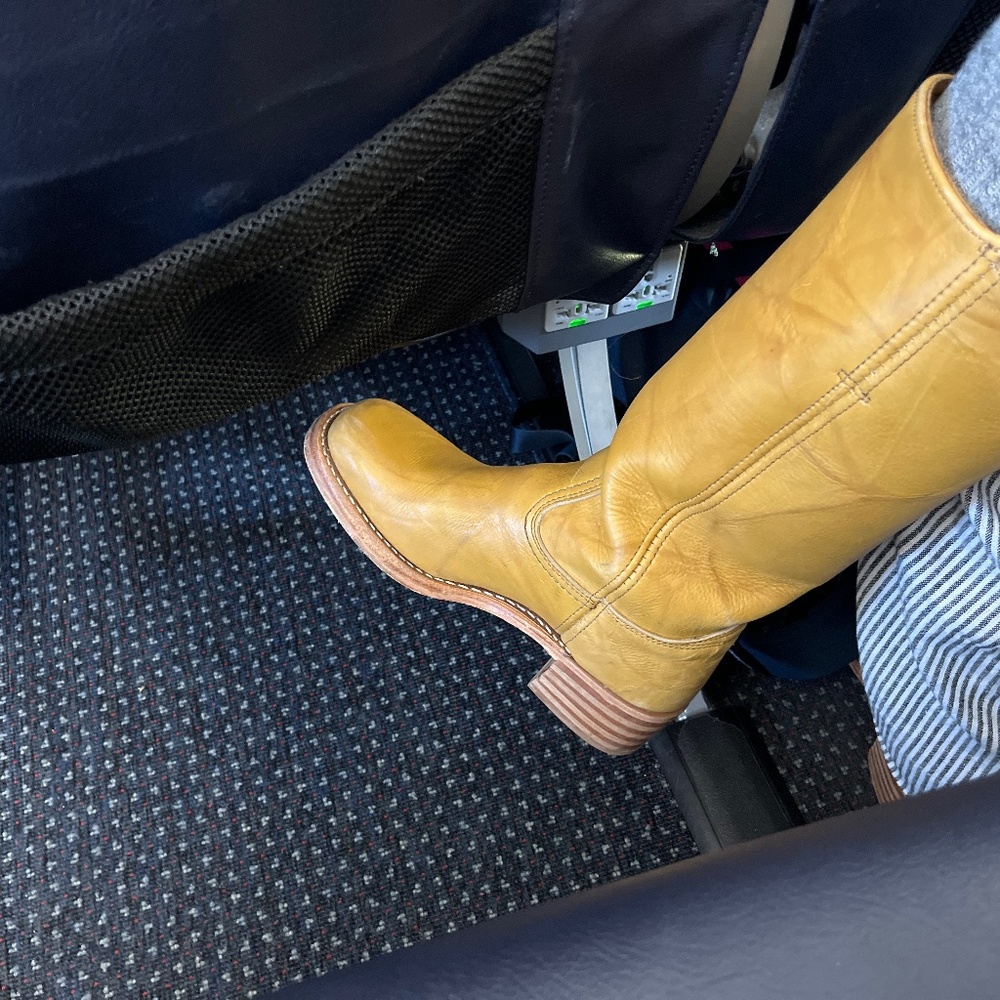 TRADE ONLY Frye Campus 14L Banana boots (size 8.5, looking for size 8)